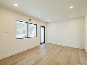 9055 NW 33rd Ave Rd, Miami FL 33147