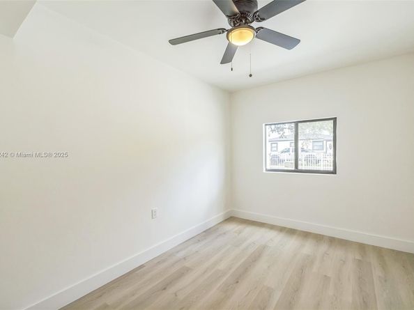 9055 NW 33rd Ave Rd, Miami FL 33147