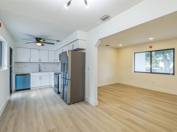9055 NW 33rd Ave Rd, Miami FL 33147