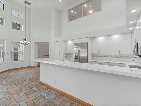 15601 SW 14th St, Pembroke Pines FL 33027