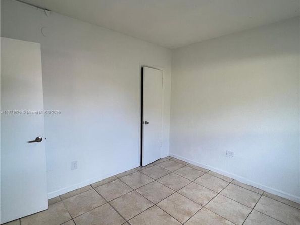 1286 NW 59th St, Miami FL 33142