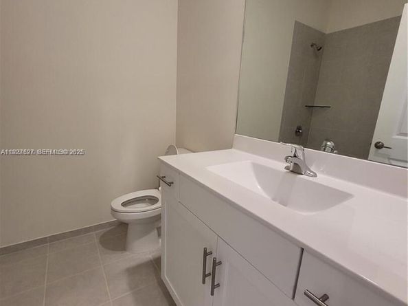 11125 W 33rd Ct, Hialeah FL 33018