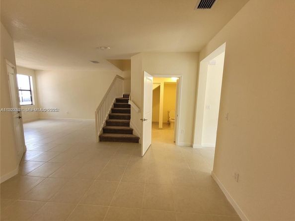 11125 W 33rd Ct, Hialeah FL 33018