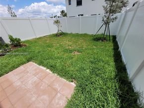 11125 W 33rd Ct, Hialeah FL 33018