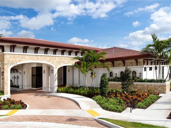 11125 W 33rd Ct, Hialeah FL 33018