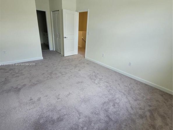 11125 W 33rd Ct, Hialeah FL 33018