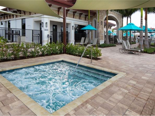 11125 W 33rd Ct, Hialeah FL 33018