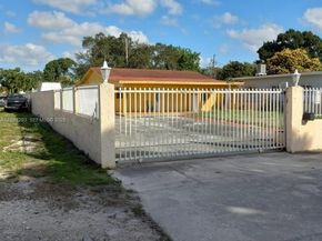 3041 NW 95th Ter, Miami FL 33147