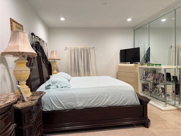 3041 NW 95th Ter, Miami FL 33147