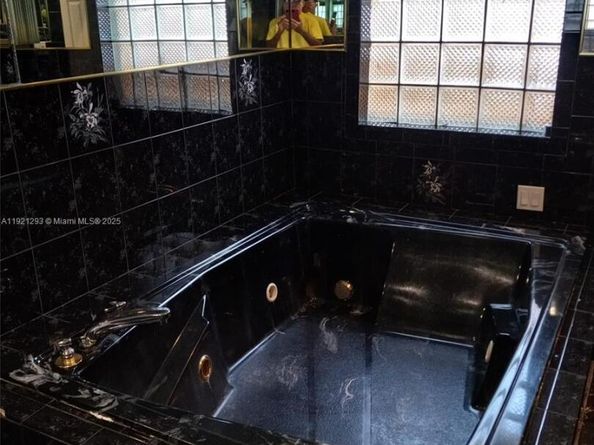 3041 NW 95th Ter, Miami FL 33147