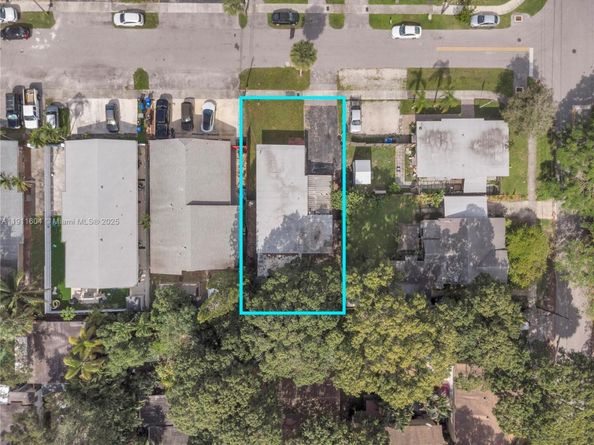 1806 SW 22nd St, Fort Lauderdale FL 33315