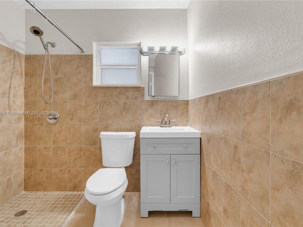 1806 SW 22nd St, Fort Lauderdale FL 33315