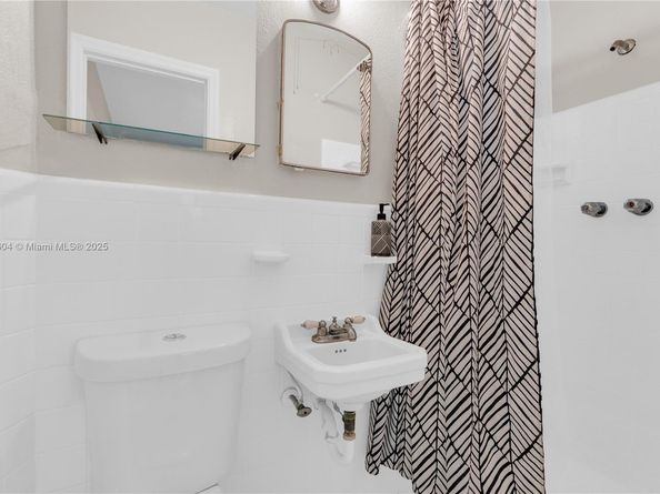 1806 SW 22nd St, Fort Lauderdale FL 33315