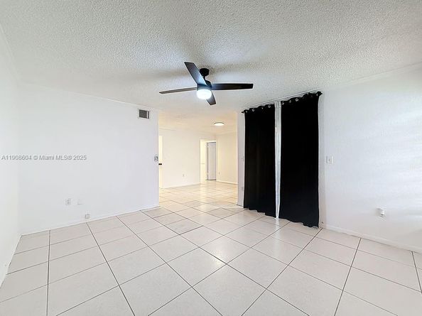 17600 NW 68th Ave B2004, Hialeah FL 33015
