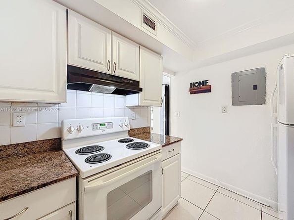 17600 NW 68th Ave B2004, Hialeah FL 33015