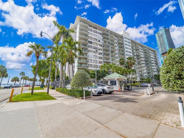 1408 Brickell Bay Dr 303, Miami FL 33131