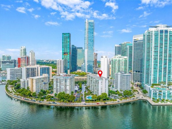 1408 Brickell Bay Dr 303, Miami FL 33131