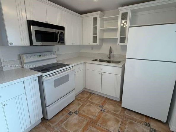 7850 Byron Ave 403, Miami Beach FL 33141