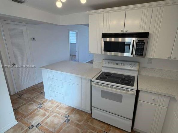 7850 Byron Ave 403, Miami Beach FL 33141