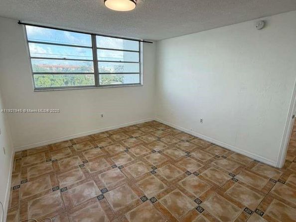 7850 Byron Ave 403, Miami Beach FL 33141