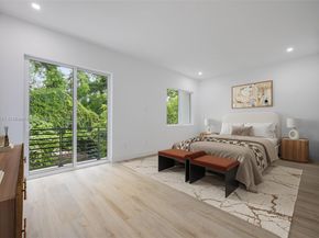 3162 Plaza St, Coconut Grove FL 33133