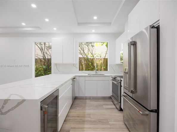 3162 Plaza St, Coconut Grove FL 33133