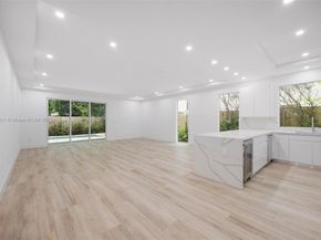 3162 Plaza St, Coconut Grove FL 33133