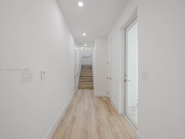 3162 Plaza St, Coconut Grove FL 33133