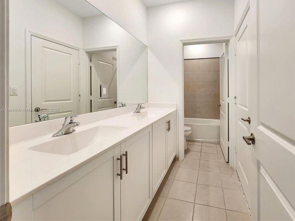 1401 SE 27th Ter, Homestead FL 33035
