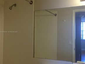 2025 NE 164th St 1006, North Miami Beach FL 33162