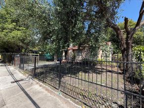 1239 NW 31st St, Miami FL 33142