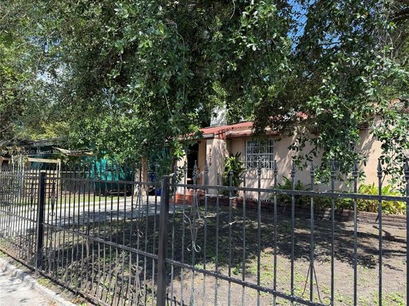 1239 NW 31st St, Miami FL 33142