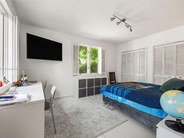 4120 Hardie Ave, Miami FL 33133