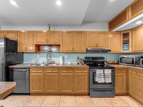 7825 SW 103rd Pl, Miami FL 33173