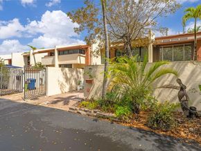 7825 SW 103rd Pl, Miami FL 33173