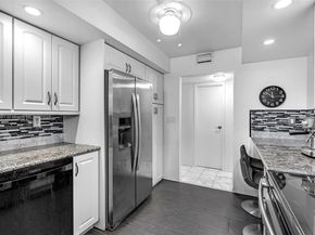 1000 Parkview Dr 715, Hallandale Beach FL 33009