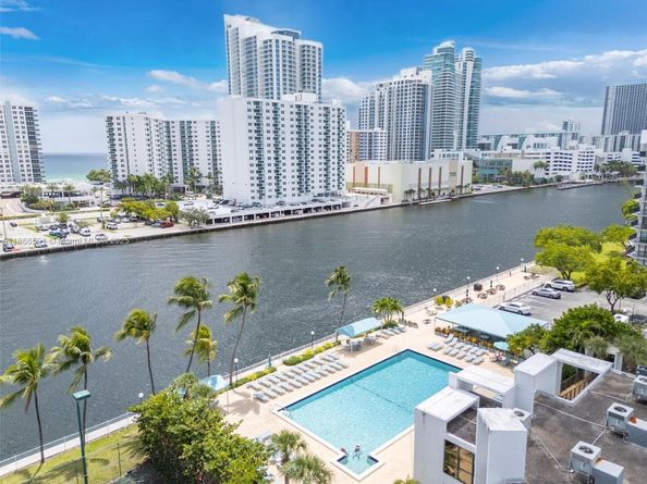 1000 Parkview Dr 715, Hallandale Beach FL 33009