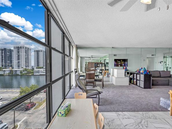1000 Parkview Dr 715, Hallandale Beach FL 33009