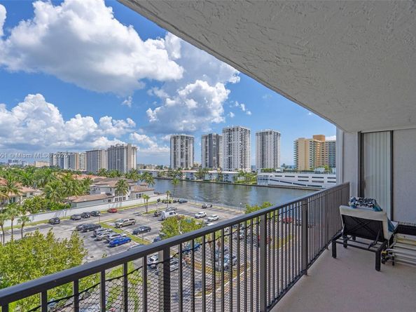 1000 Parkview Dr 715, Hallandale Beach FL 33009