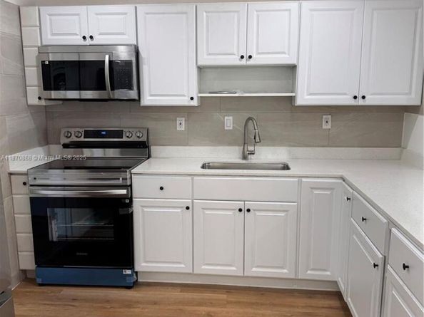 1611 NE 32nd PL, Pompano Beach FL 33064