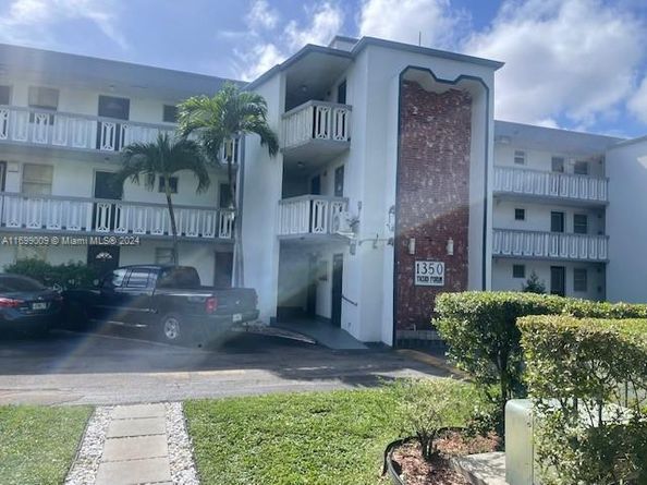1350 NE 191st St B203, Miami FL 33179