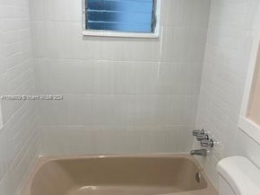 1350 NE 191st St B203, Miami FL 33179