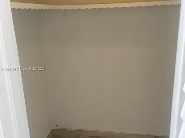 1350 NE 191st St B203, Miami FL 33179