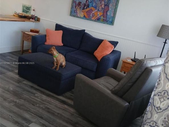 1000 SW 10th Ter 17P, Hallandale Beach FL 33009