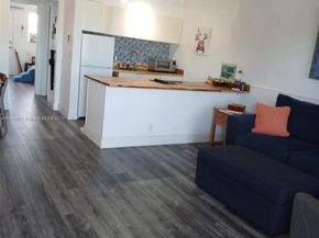 1000 SW 10th Ter 17P, Hallandale Beach FL 33009