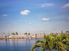 1000 SW 10th Ter 17P, Hallandale Beach FL 33009