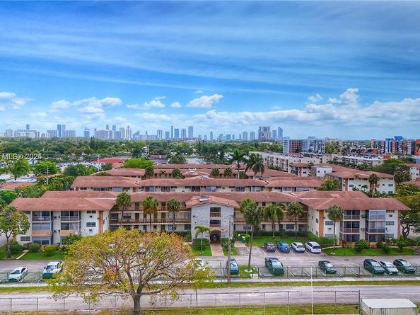 17001 NE 13th Ave 202, Miami FL 33162