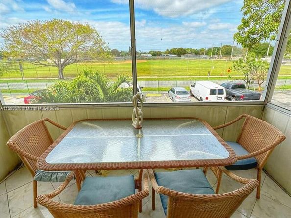 17001 NE 13th Ave 202, Miami FL 33162