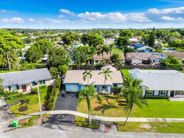 11087 NW 24th St, Sunrise FL 33322