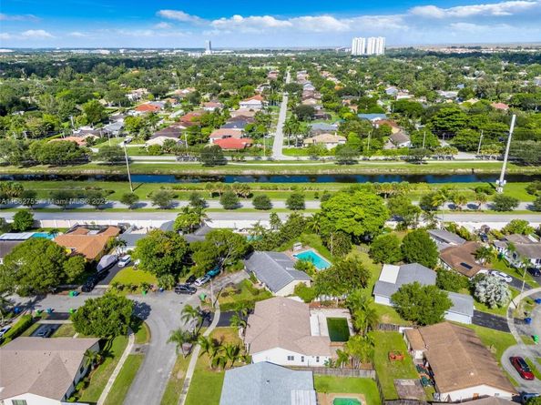 11087 NW 24th St, Sunrise FL 33322